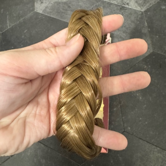 Madison Braids Hair Braid in Arisa Fishtail headband - Picture 4 of 8